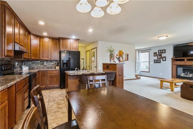 917 35th Street SW, Bondurant, IA 50035