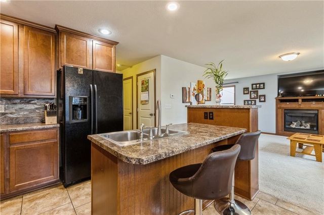 917 35th Street SW, Bondurant, IA 50035