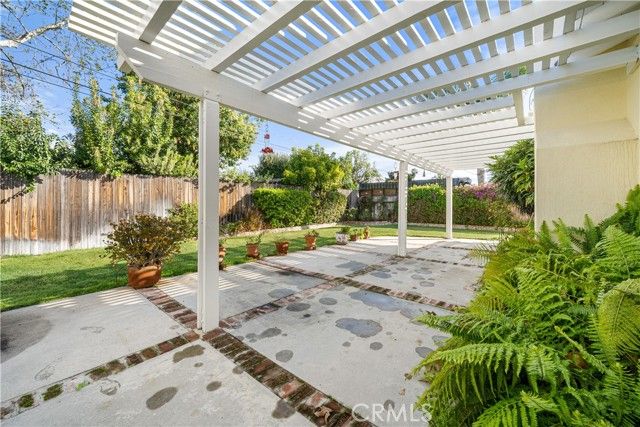 23649 Bessemer, Woodland Hills (los Angeles), CA 91367