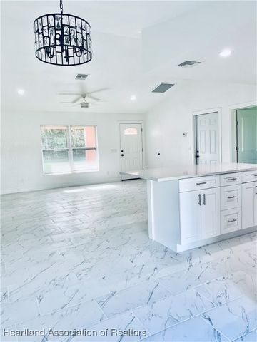 435 Vanguard Avenue NW, Lake Placid, FL 33852