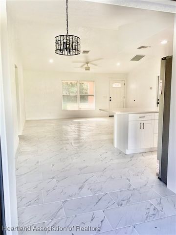 435 Vanguard Avenue NW, Lake Placid, FL 33852