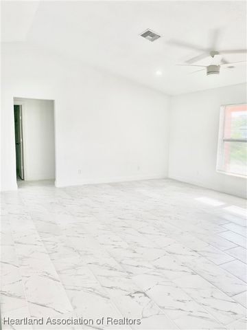 435 Vanguard Avenue NW, Lake Placid, FL 33852