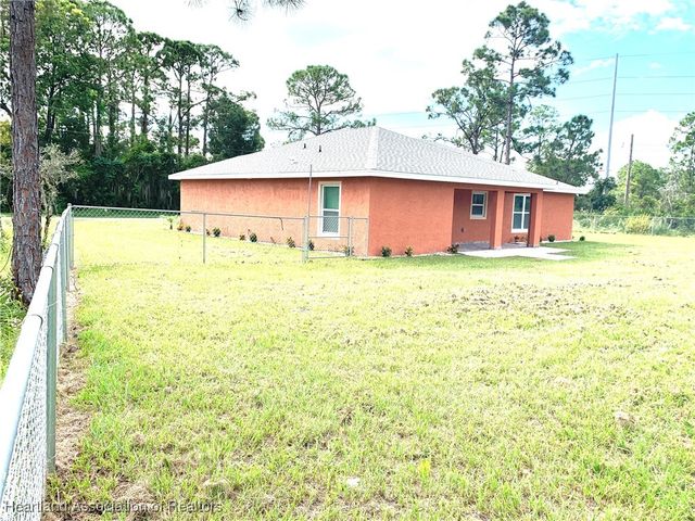 435 Vanguard Avenue NW, Lake Placid, FL 33852