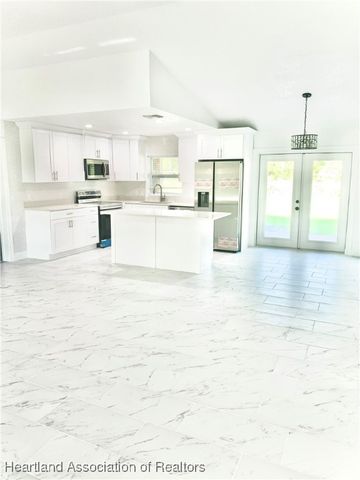 435 Vanguard Avenue NW, Lake Placid, FL 33852