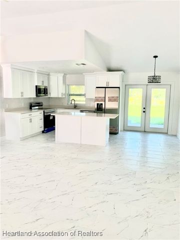 435 Vanguard Avenue NW, Lake Placid, FL 33852