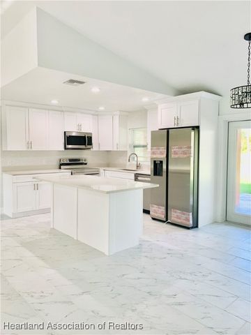 435 Vanguard Avenue NW, Lake Placid, FL 33852