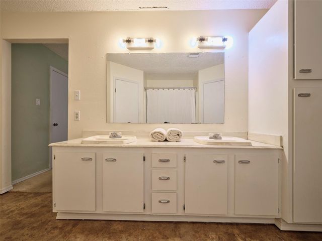 9438 Cedar Point Circle, Houston, TX 77070