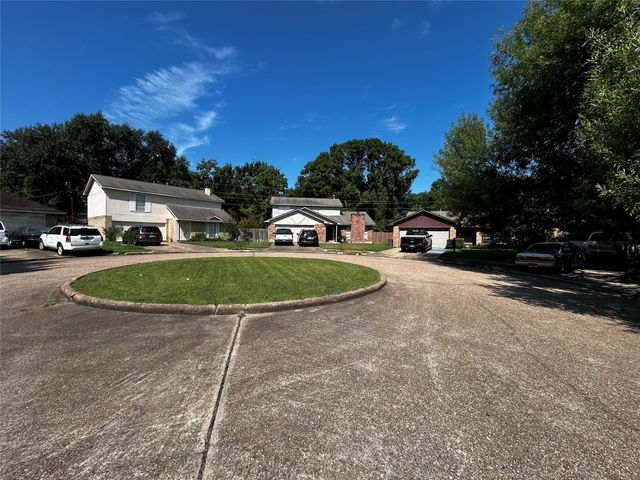 9438 Cedar Point Circle, Houston, TX 77070