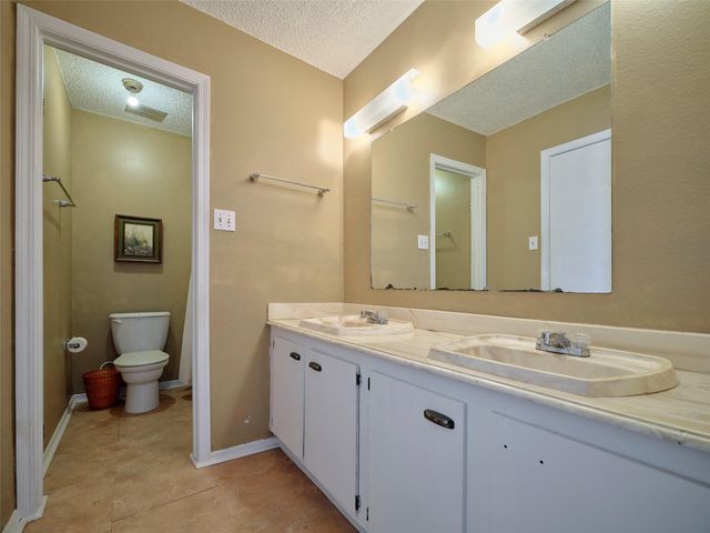 9438 Cedar Point Circle, Houston, TX 77070