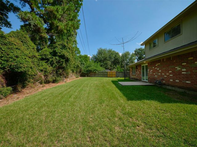 9438 Cedar Point Circle, Houston, TX 77070