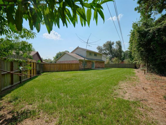 9438 Cedar Point Circle, Houston, TX 77070