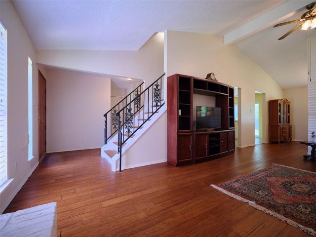 9438 Cedar Point Circle, Houston, TX 77070