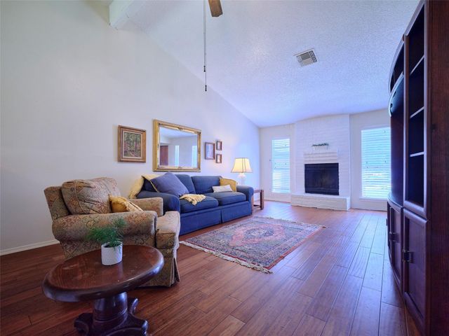 9438 Cedar Point Circle, Houston, TX 77070