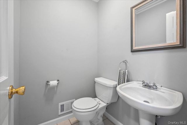 79 N Healy Avenue, Hartsdale, NY 10530