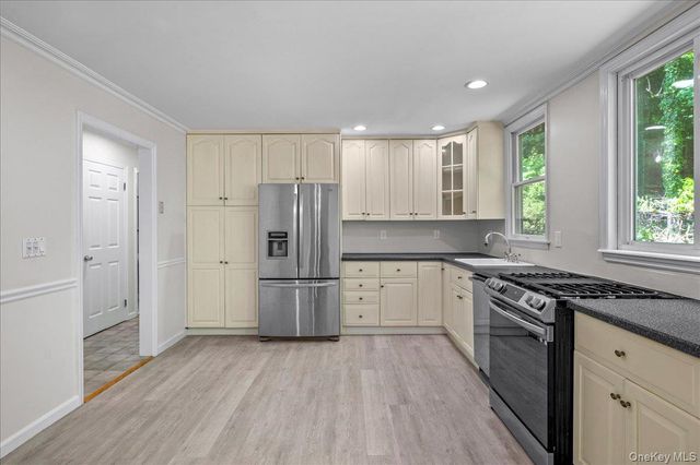 79 N Healy Avenue, Hartsdale, NY 10530