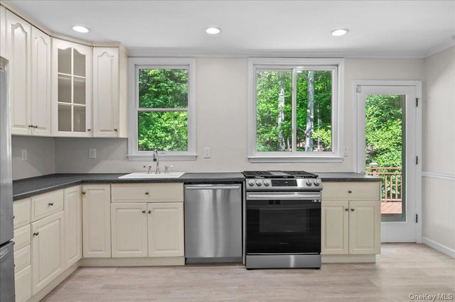79 N Healy Avenue, Hartsdale, NY 10530