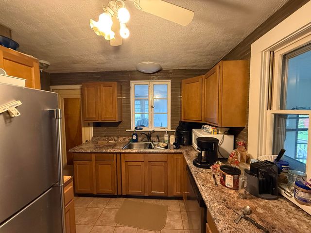 552 E Chillicothe Avenue 552 E Chillicothe Avenue, Bellefontaine, OH 43311