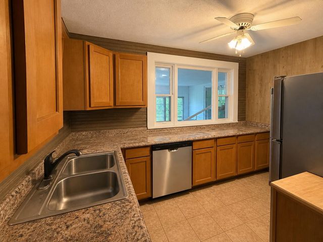 552 E Chillicothe Avenue 552 E Chillicothe Avenue, Bellefontaine, OH 43311