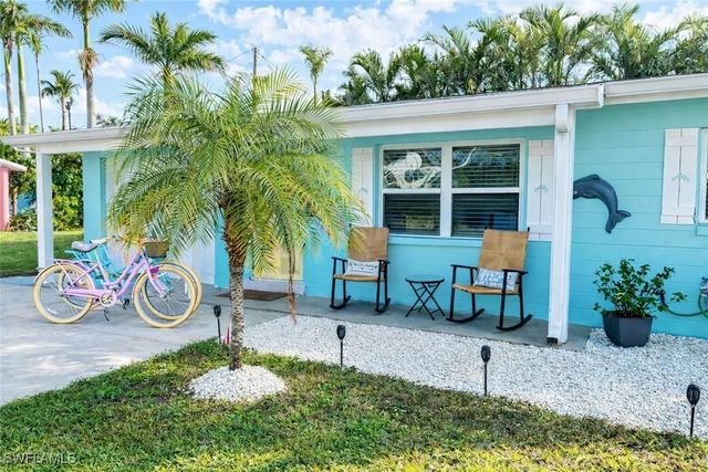 7499 Cares Away Park CIR, Bokeelia, FL 33922