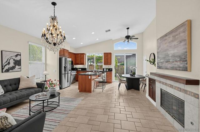 6268 Canyon Bluff Ct, San Diego, CA 92121
