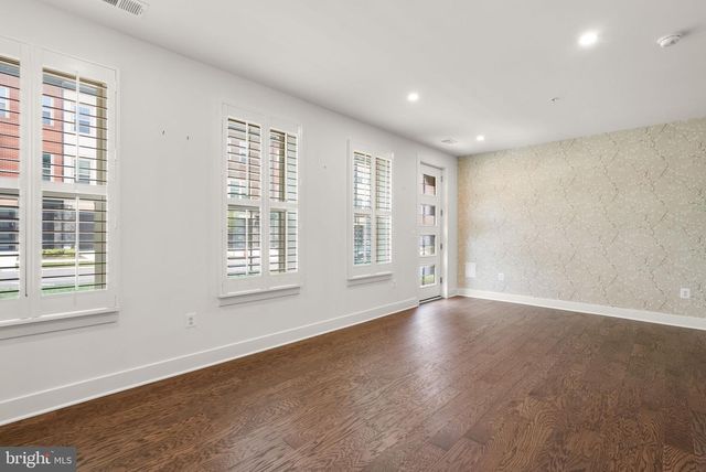 10124 DALMATIAN ST, Rockville, MD 20850