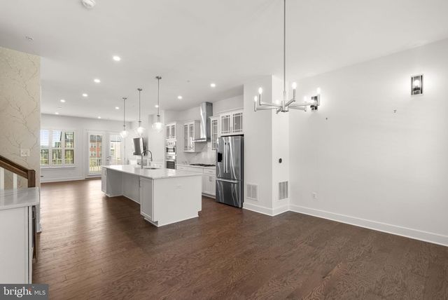 10124 DALMATIAN ST, Rockville, MD 20850