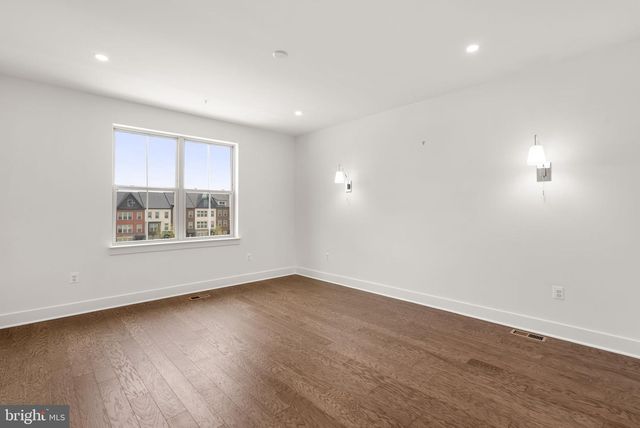 10124 DALMATIAN ST, Rockville, MD 20850