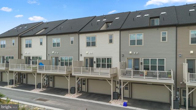 10124 DALMATIAN ST, Rockville, MD 20850