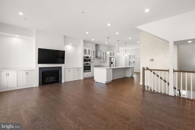 10124 DALMATIAN ST, Rockville, MD 20850