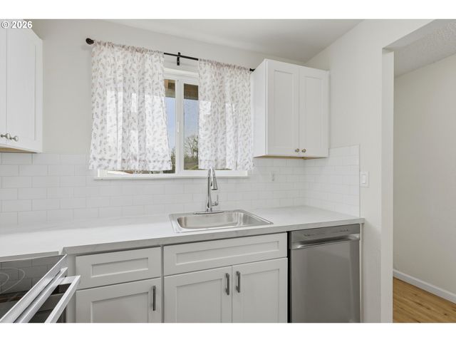 1267 Ne 183RD Ave, Portland, OR 97230