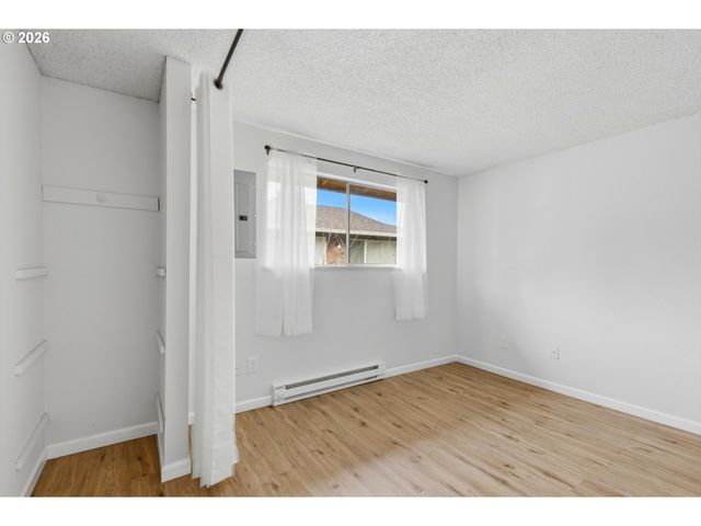 1267 Ne 183RD Ave, Portland, OR 97230