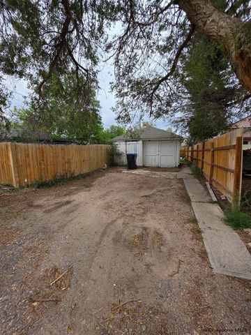 103 E 6TH AVE, Cheyenne, WY 82001