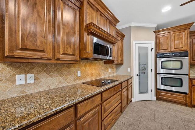 1003 Almont Place, Midland, TX 79705