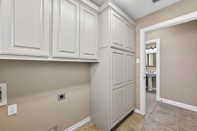 1003 Almont Place, Midland, TX 79705