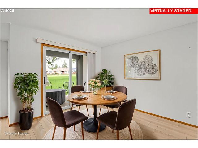 2512 Se BAYPOINT Dr 37, Vancouver, WA 98683