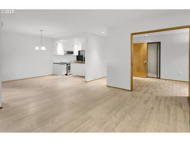 2512 Se BAYPOINT Dr 37, Vancouver, WA 98683