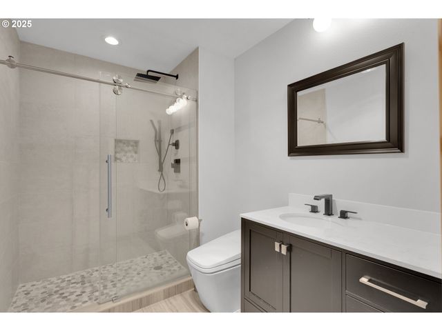 2512 Se BAYPOINT Dr 37, Vancouver, WA 98683