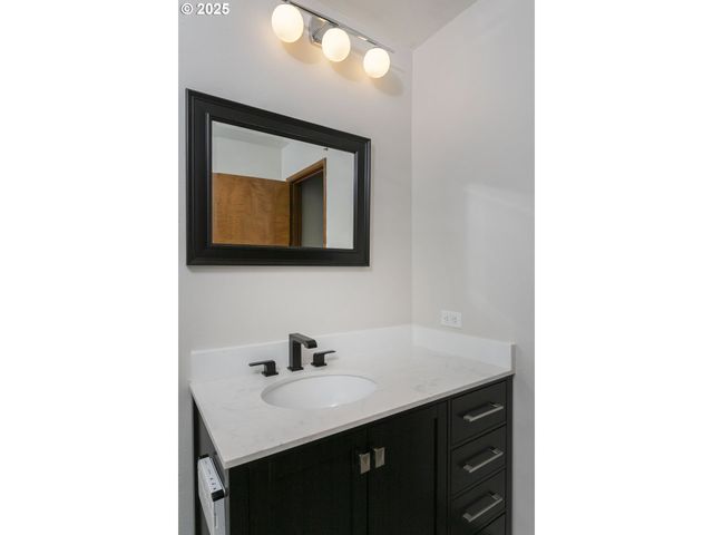 2512 Se BAYPOINT Dr 37, Vancouver, WA 98683