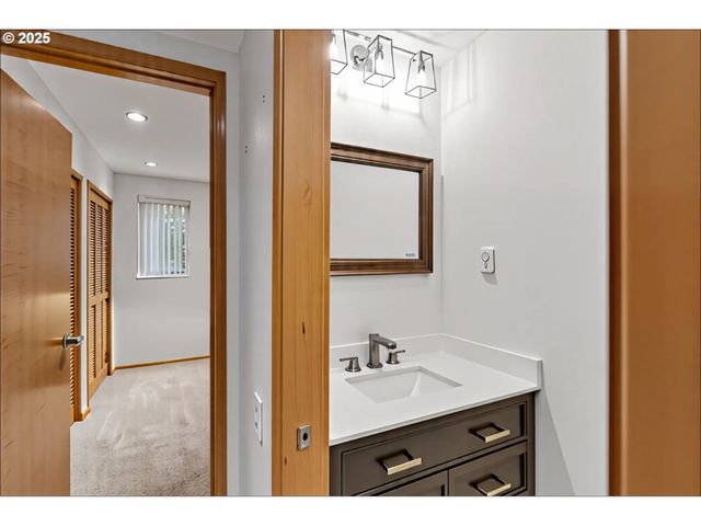 2512 Se BAYPOINT Dr 37, Vancouver, WA 98683