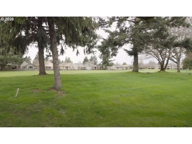 2512 Se BAYPOINT Dr 37, Vancouver, WA 98683