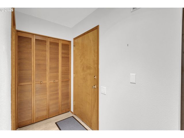 2512 Se BAYPOINT Dr 37, Vancouver, WA 98683