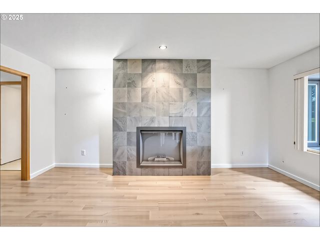 2512 Se BAYPOINT Dr 37, Vancouver, WA 98683