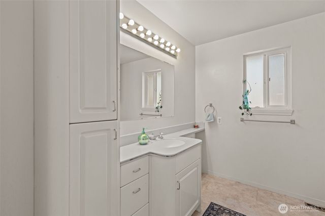 1721 McDougall Avenue, Everett, WA 98201