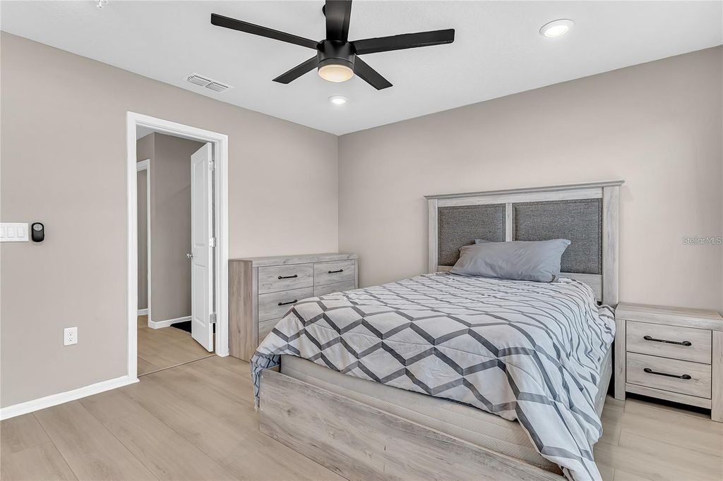 Image 16 of property listing at 14328 SAPELO BEACH DRIVE, Orlando, FL 32827