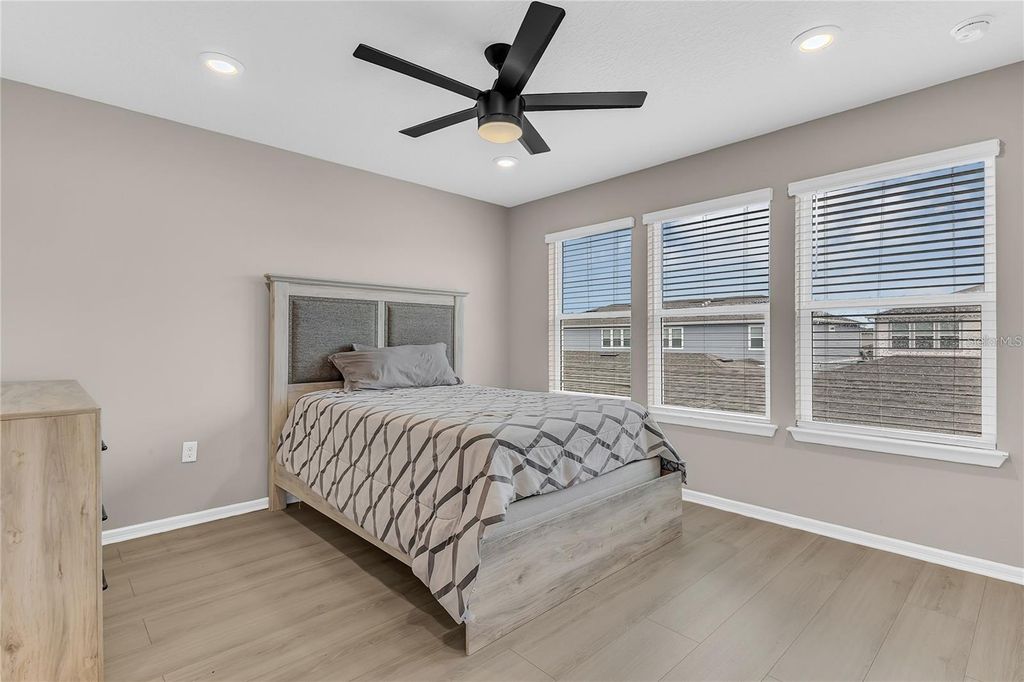 Image 17 of property listing at 14328 SAPELO BEACH DRIVE, Orlando, FL 32827
