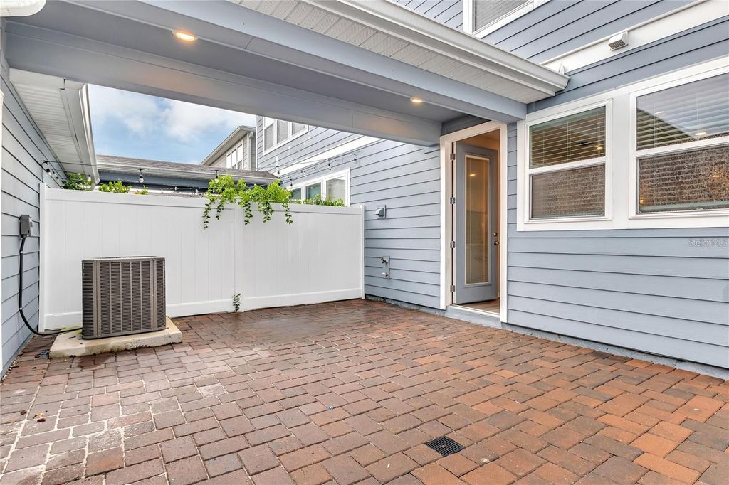 Image 20 of property listing at 14328 SAPELO BEACH DRIVE, Orlando, FL 32827