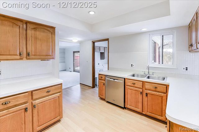 11503 Anna Lisa Drive, Sterling Heights, MI 48312