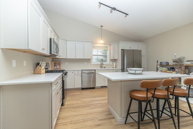 1927 Cory Lane, Chesterton, IN 46304