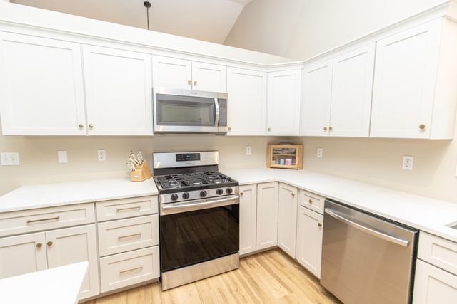 1927 Cory Lane, Chesterton, IN 46304