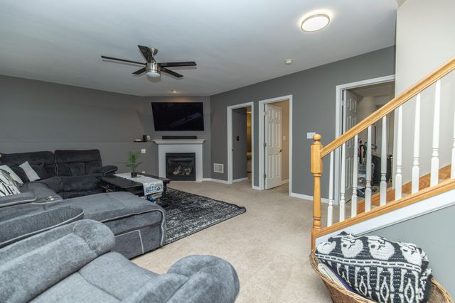 1927 Cory Lane, Chesterton, IN 46304